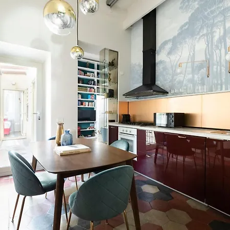 Ych-colosseo Book House Apartment