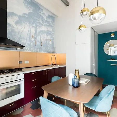 Apartment Ych-colosseo Book House *