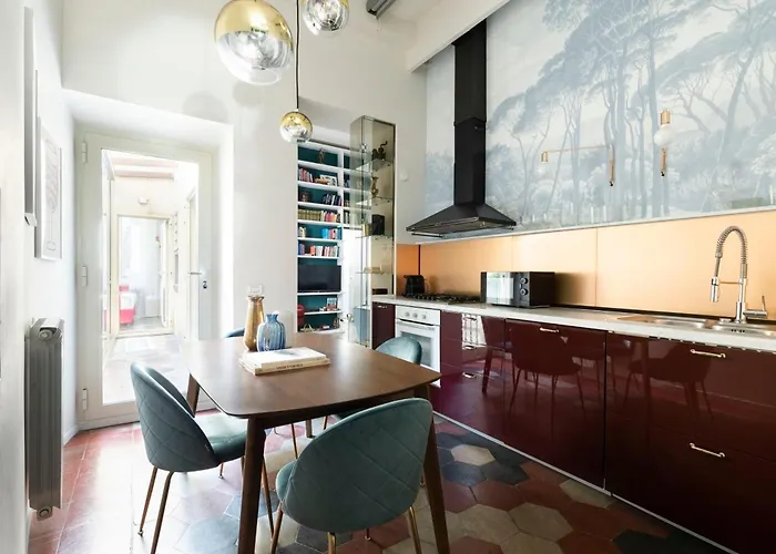 Ych-colosseo Book House Apartment