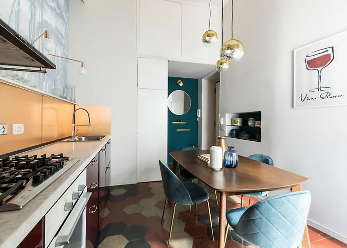 Apartment Ych-colosseo Book House